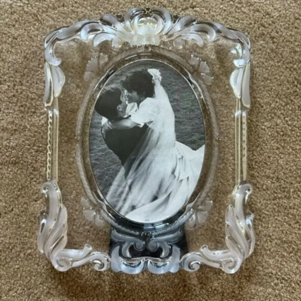 Mikasa 5x7 Oval Crystal Wedding Frame In Original Box